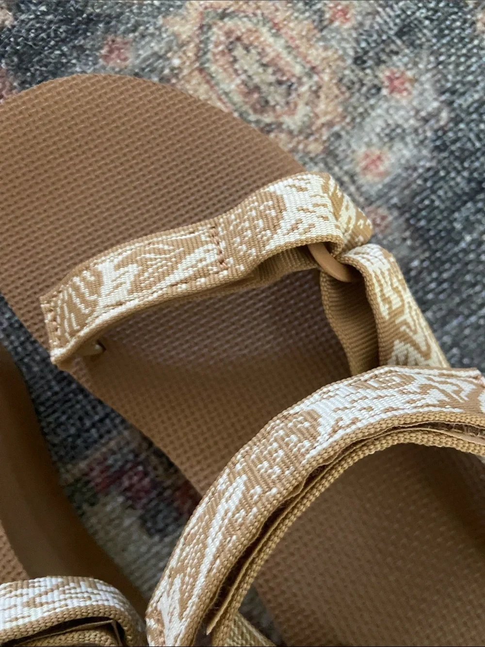 Teva flat form Tan Strappy Women’s Sandals with Patterned, practically new - Picture 2 of 6